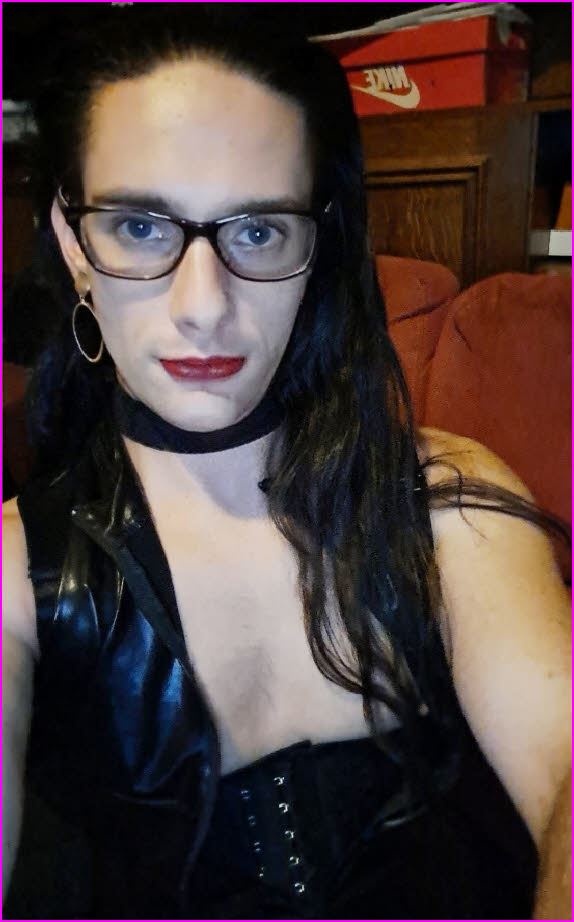 Belgian transvestite Linda Tease exposed at Sissy Blackmail