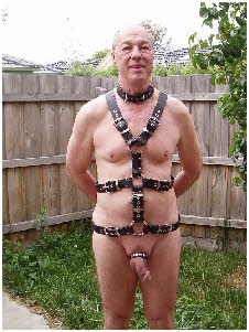 Naked leather slave Rob from Brisbane