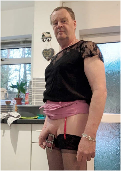 Jeffrey Mitchell humiliates himself in women's clothes and a chastity device