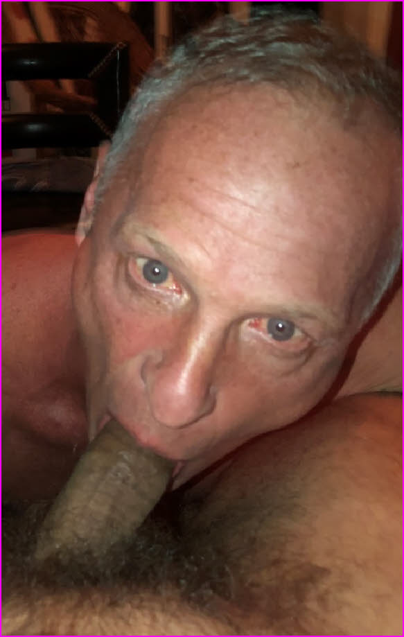 Closet married homosexual sissy Stephen Kuhn sucks cock