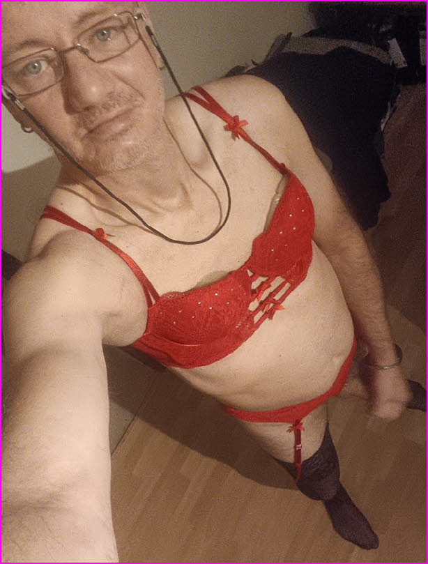 Sissy Mandy from Cologne jerking off in red lingerie